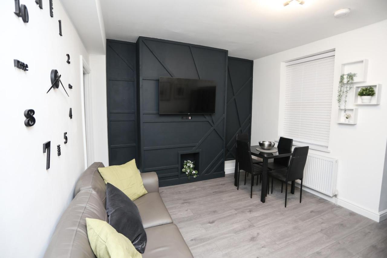 Cheerful 4-Bedroom Home In Sheffield Walkley Exterior photo