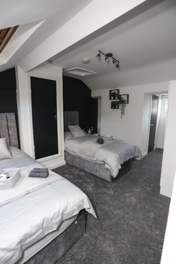 Cheerful 4-Bedroom Home In Sheffield Walkley Exterior photo